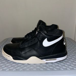 Nike Flight Men’s Hightop Sneaker size 9.5 Black/White
